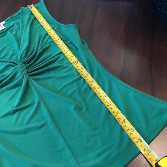 💚 Bar III Stretchy V-Neck knot sleeveless top - Picture 8 of 8
